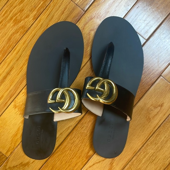 New! Gucci Sandals - Picture 1 of 3